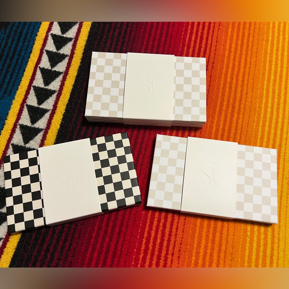 Seint palette size 4 Noir Damier black and white checkered NWT